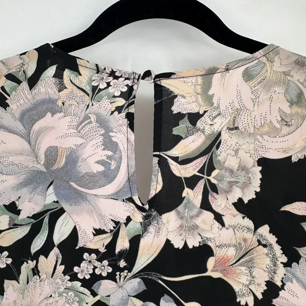 Rose & Olive Black Floral Bell‎ Sleeve Keyhole Neck Blouse Size 1X Dark Romantic